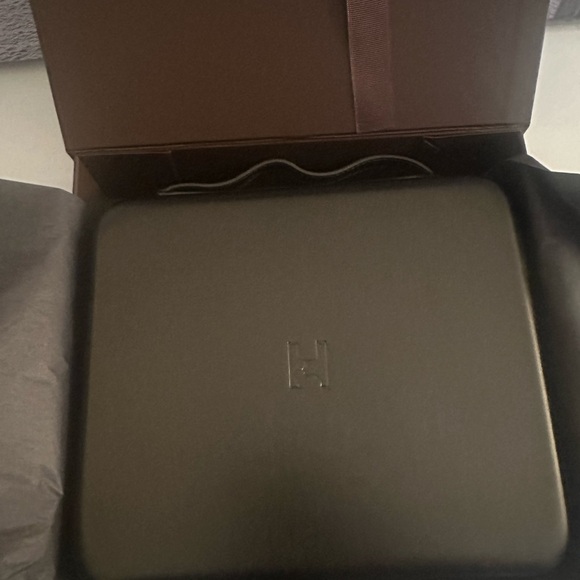 Hourglass Vegan Brush Set in Elegant Brown Packaging - Picture 6 of 6